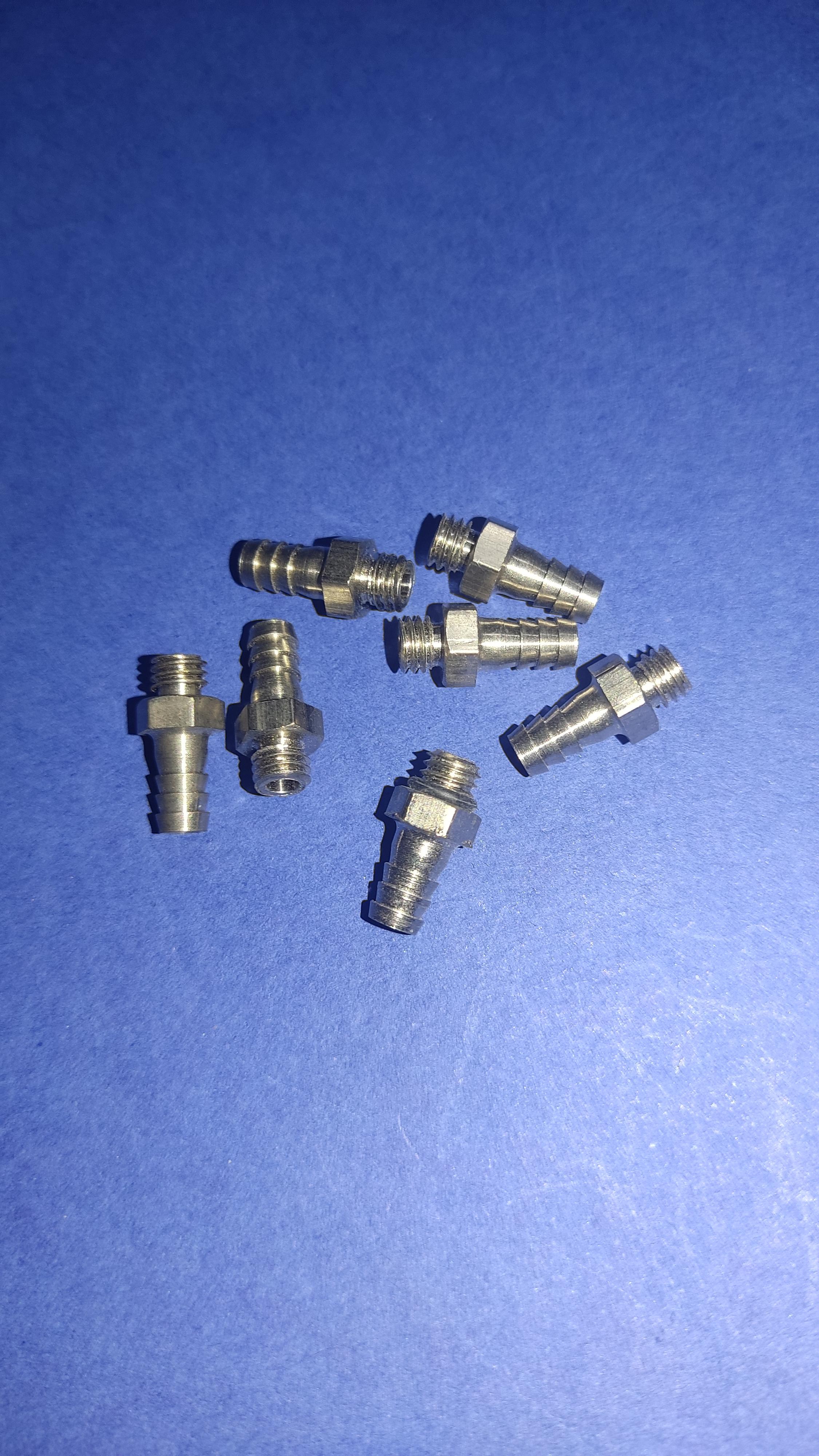 NIPLE PARA MANGUERA 3.3 MM